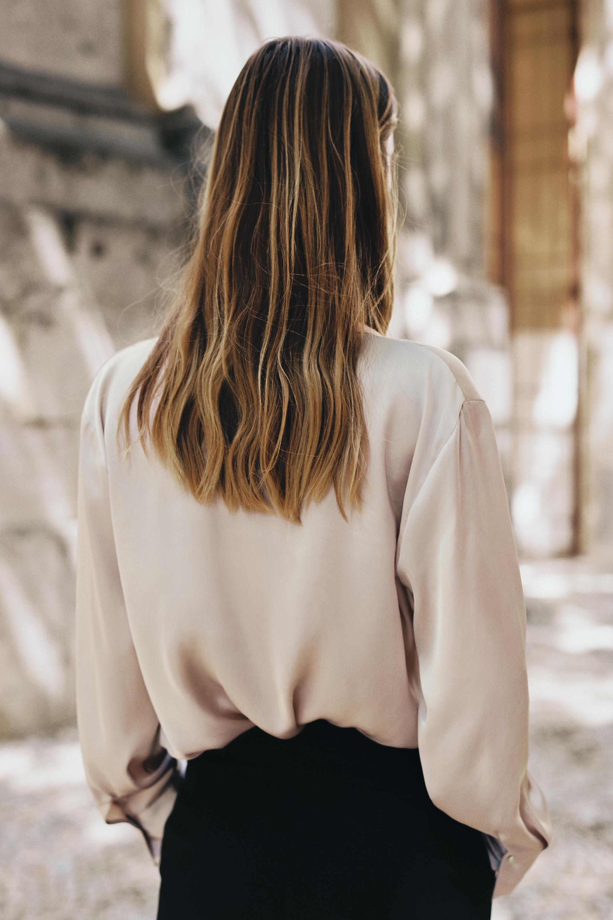 CHEMISE SATINÉE À NŒUD